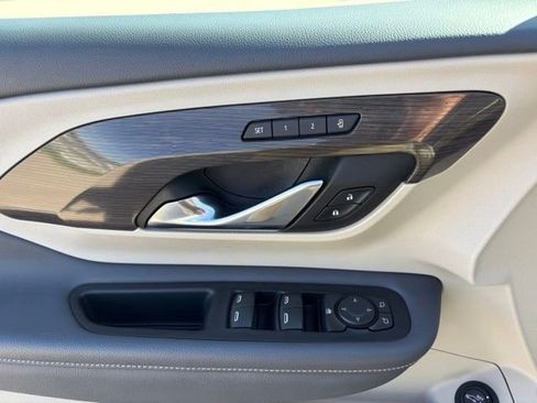 Certified 2024 GMC Terrain Denali w/ Denali Premium Package AWD/4WD image 19