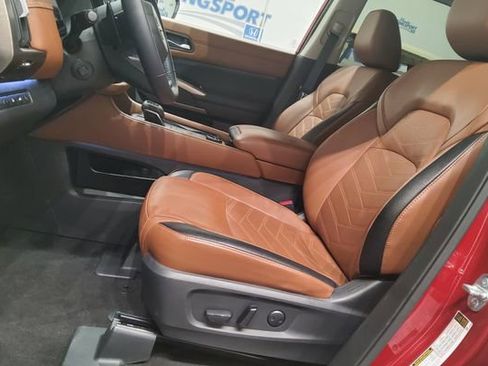 Used 2023 Nissan Pathfinder Platinum w/ Cargo Package AWD/4WD image 43