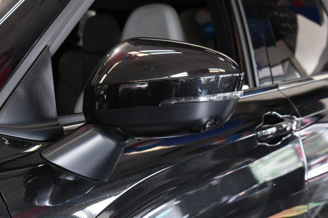Used 2025 Mitsubishi Outlander SEL AWD/4WD image 9