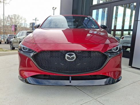 New 2026 MAZDA MAZDA3 Hatchback w/Premium Plus Pkg image 2