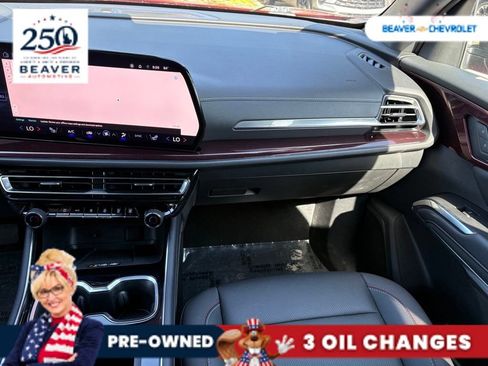 Used 2024 Chevrolet Traverse Z71 AWD/4WD image 17