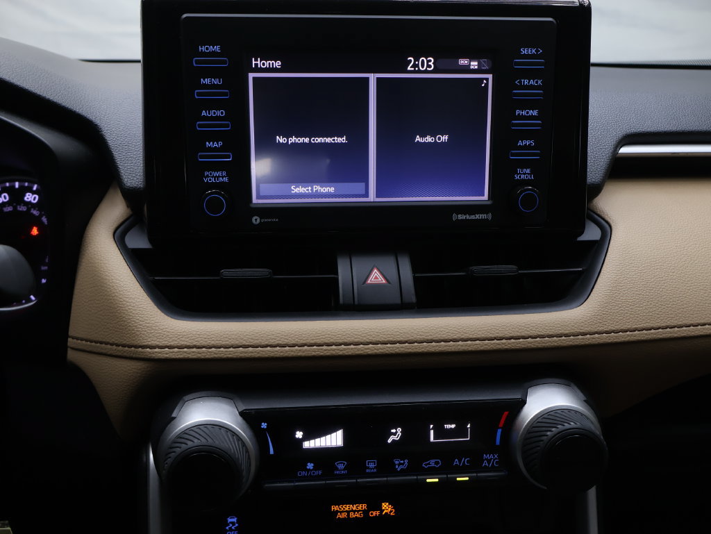 Used 2020 Toyota RAV4 LE FWD image 23