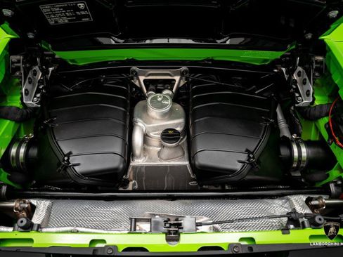 Used 2023 Lamborghini Huracan EVO image 18