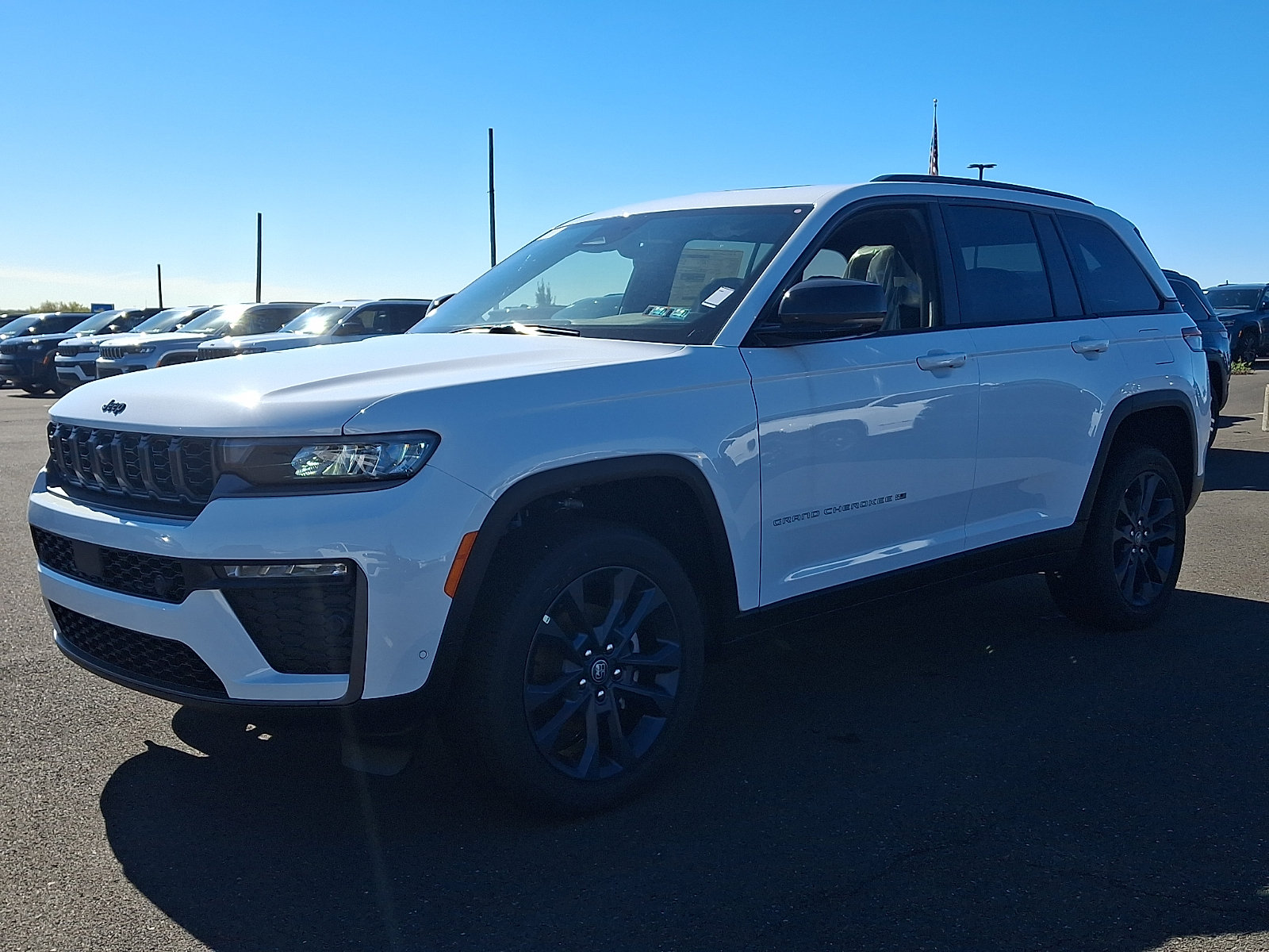 New 2026 Jeep Grand Cherokee Limited AWD/4WD image 2