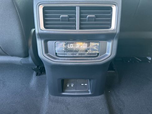 New 2026 Volkswagen Atlas SE image 26