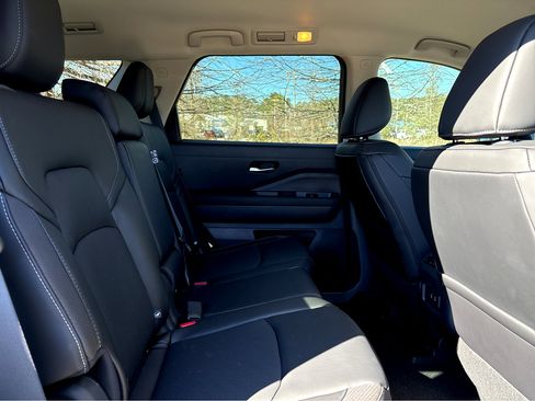 New 2026 Nissan Pathfinder SL FWD image 23