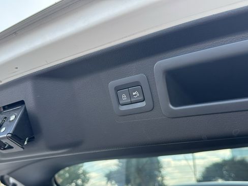 Certified 2023 MAZDA CX-50 2.5 S w/ Preferred Plus Pkg image 32