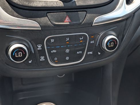 Used 2019 Chevrolet Equinox LT AWD/4WD image 23
