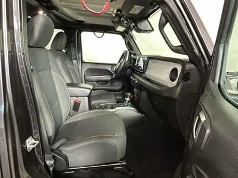 Used 2024 Jeep Wrangler Unlimited AWD/4WD image 28