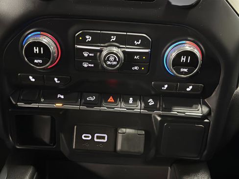 Used 2022 Chevrolet Silverado 1500 RST AWD/4WD image 19