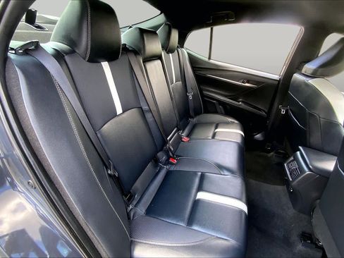 Used 2025 Toyota Camry SE FWD image 19