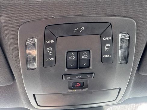 Used 2023 Toyota Sienna XSE w/ XSE Plus Package FWD image 35