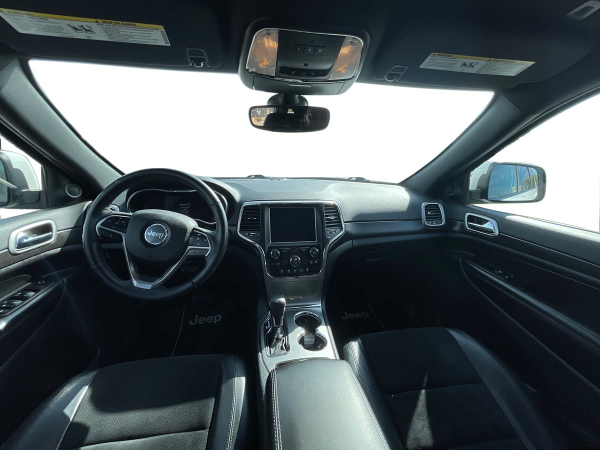 Used 2018 Jeep Grand Cherokee Altitude AWD/4WD image 12