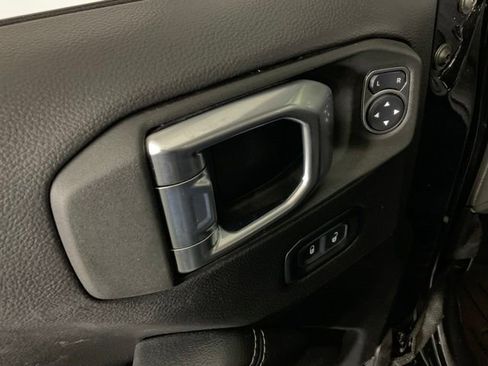 Used 2022 Jeep Wrangler Unlimited Sahara w/ Cold Weather Group AWD/4WD image 21