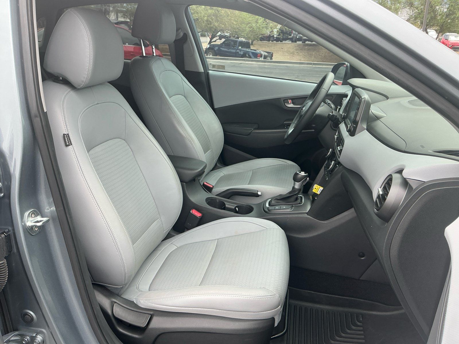 Used 2021 Hyundai Kona Limited FWD image 19