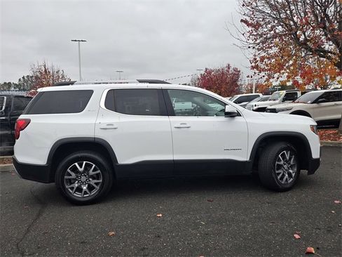 Used 2023 GMC Acadia SLT image 3