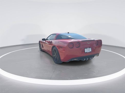 Used 2005 Chevrolet Corvette Coupe w/ Preferred Equipment Group RWD image 6