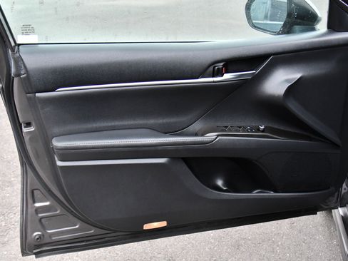 Used 2022 Toyota Camry XSE image 14