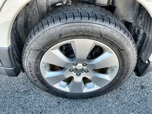 Used 2011 Subaru Outback 2.5i Premium AWD/4WD image 21