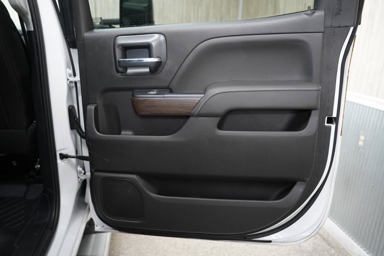 Used 2019 GMC Sierra 2500 Denali w/ Duramax Plus Package AWD/4WD image 36