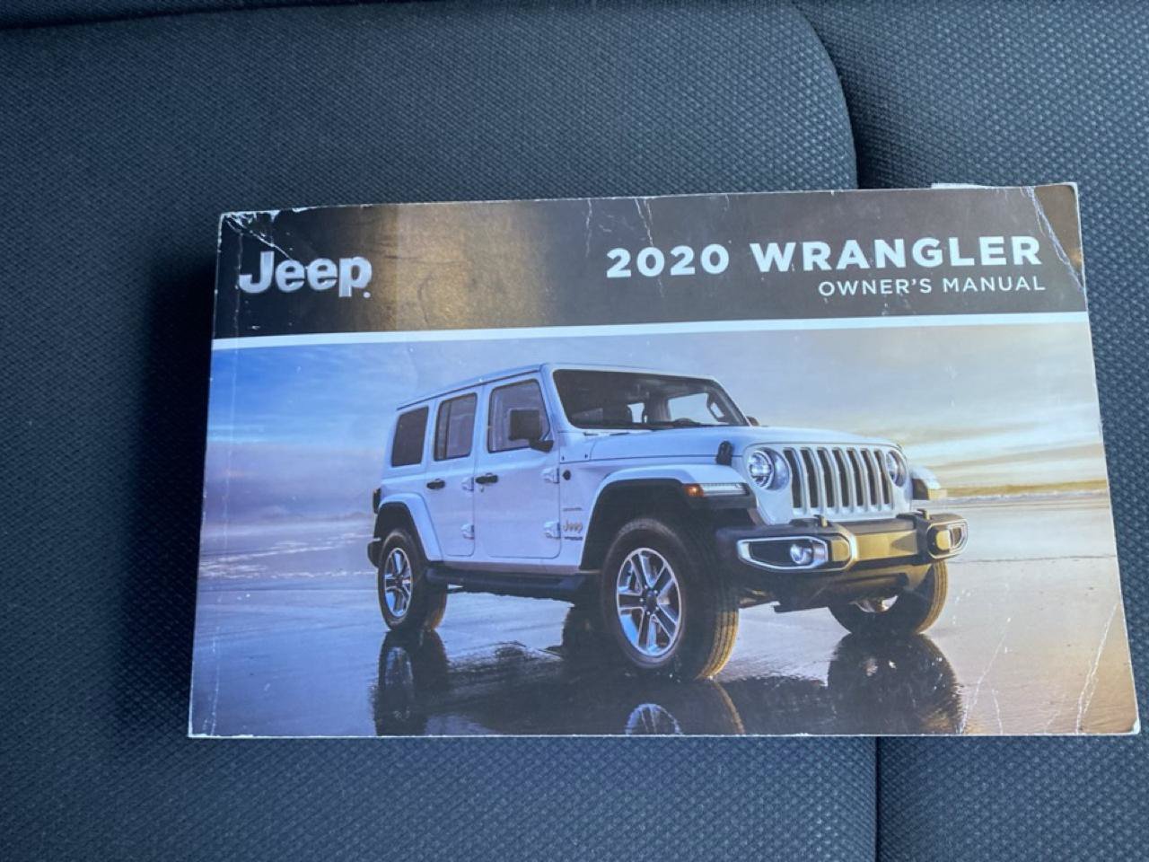 Used 2020 Jeep Wrangler Unlimited Sahara AWD/4WD image 27