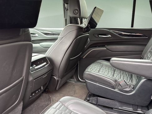 Certified 2023 Cadillac Escalade V w/ LPO, ONYX Package AWD/4WD image 15