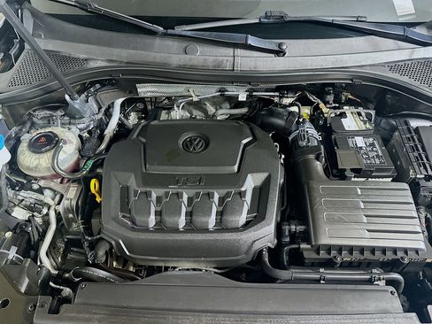 Used 2021 Volkswagen Tiguan SE FWD image 32
