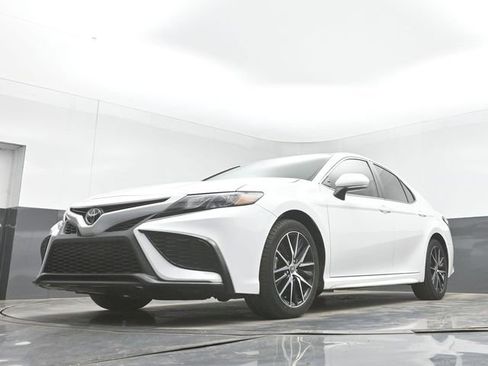 Used 2023 Toyota Camry SE FWD image 41