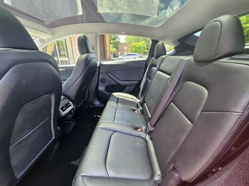 Used 2024 Tesla Model Y Long Range AWD/4WD image 63