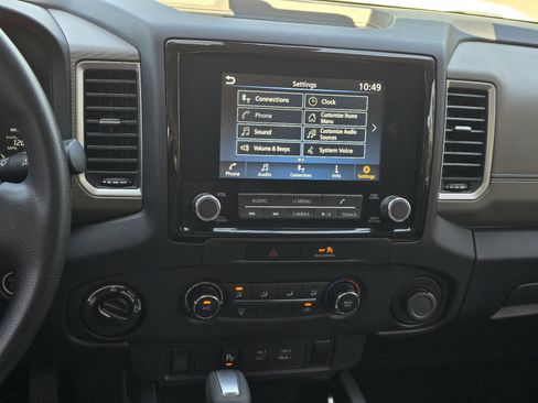 Used 2023 Nissan Frontier SV w/ Technology Package AWD/4WD image 17