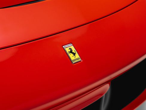 Used 2022 Ferrari F8 Tributo RWD image 27