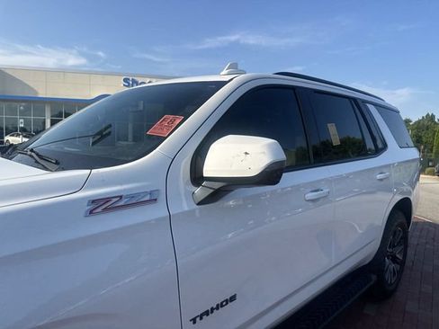 Used 2021 Chevrolet Tahoe Z71 w/ Luxury Package AWD/4WD image 5