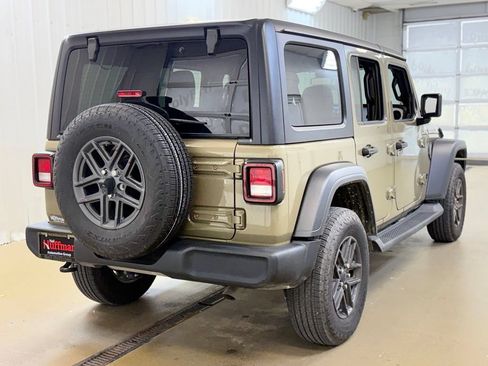 Used 2025 Jeep Wrangler Unlimited Sport AWD/4WD image 5