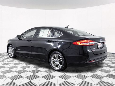 Used 2018 Ford Fusion SE FWD image 15