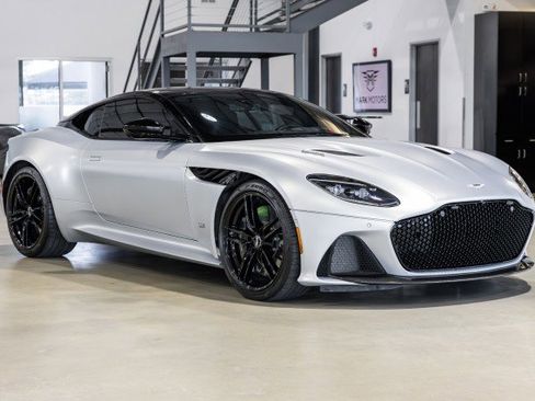 Used 2020 Aston Martin DBS Superleggera image 9