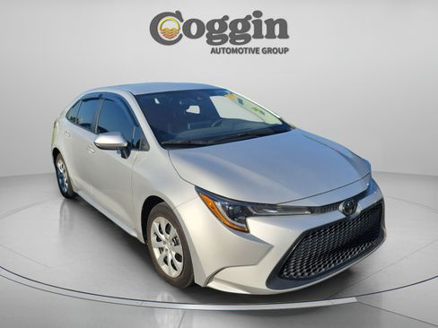 Used 2022 Toyota Corolla LE FWD image 6