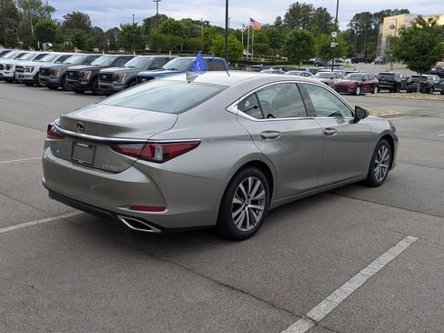 Used 2019 Lexus ES 350 w/ Premium Package FWD image 4