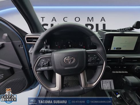 Used 2025 Toyota 4Runner SR5 AWD/4WD image 13