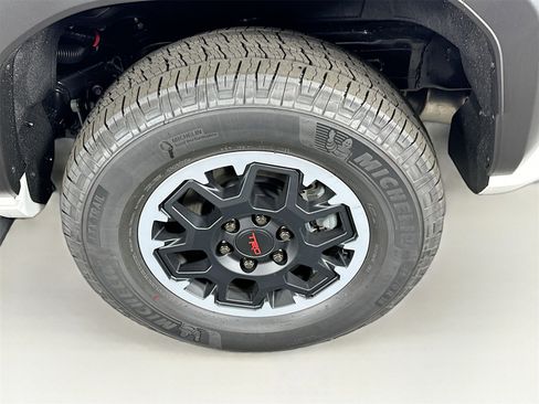 Used 2025 Toyota 4Runner TRD Off-Road Premium w/ Tow Technology Package image 19