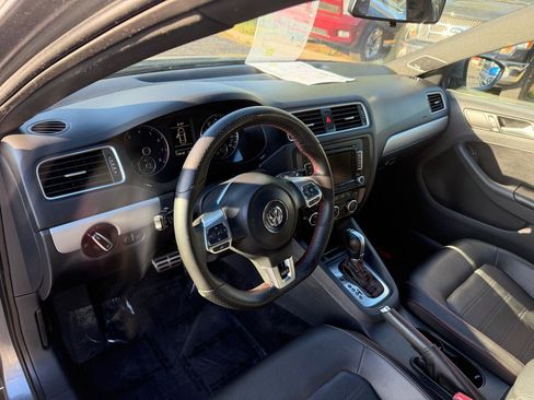 Used 2014 Volkswagen Jetta GLI FWD image 12