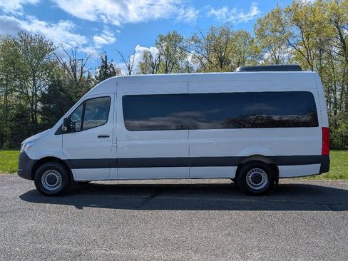 Used 2022 Mercedes-Benz Metris image 9