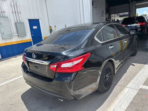 Used 2017 Nissan Altima 2.5 S FWD image 3