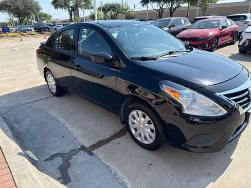 Used 2019 Nissan Versa S Plus FWD image 4