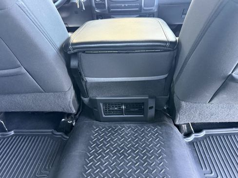 Used 2022 RAM 1500 Classic SLT RWD image 17