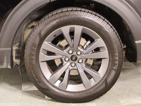 Used 2023 Ford Explorer XLT w/ Equipment Group 202A RWD image 20