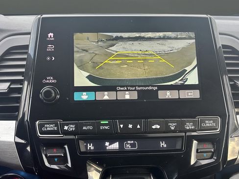 Used 2022 Honda Odyssey Touring image 11