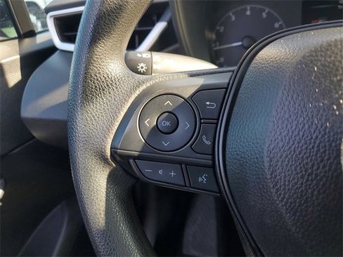 Used 2025 Toyota Corolla LE image 26