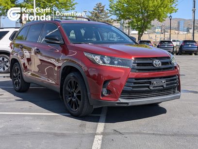 Used 2019 Toyota Highlander XLE w/ Highlander SE Package