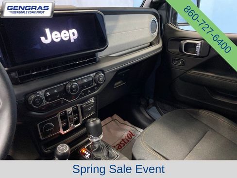 Used 2025 Jeep Wrangler Unlimited Sahara w/ Safety Group AWD/4WD image 15