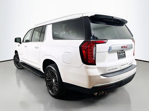 Used 2021 GMC Yukon XL Denali w/ LPO, Illumination Package AWD/4WD image 5